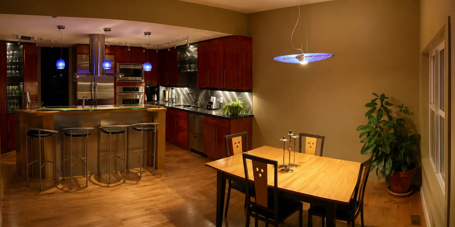 Garrison Square — Kitchen and breakfast nook